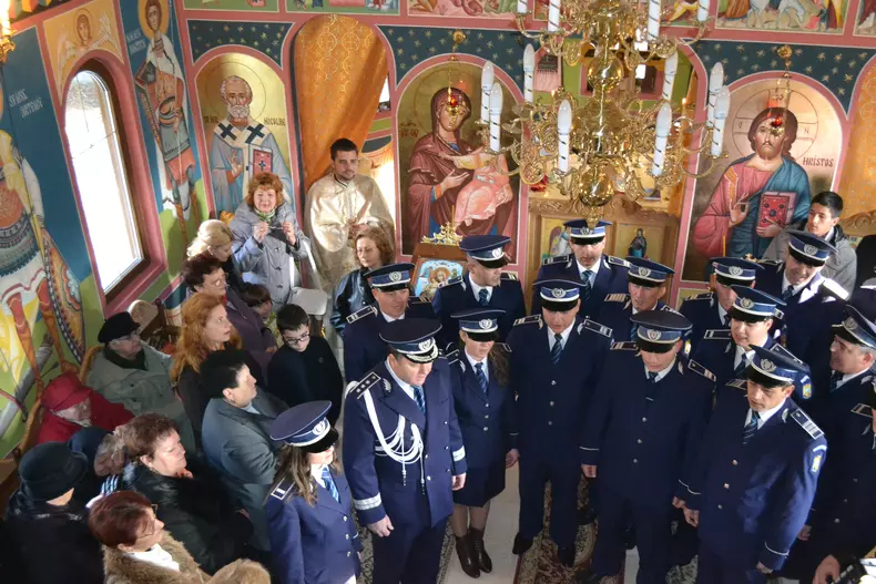 Preotul-polițist Bogdan Nițu, la sluba de comemorare a unor colegi căzuți la datorie