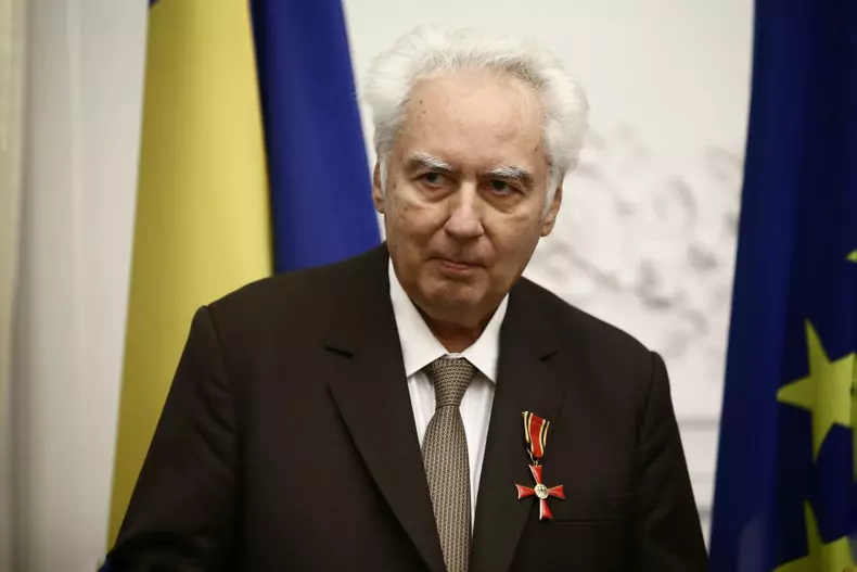 lucian boia decorat foro vlad chirea (15)