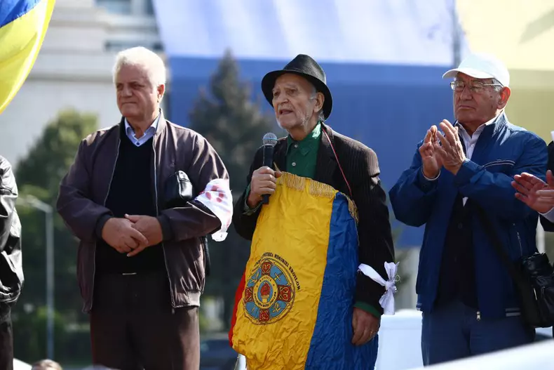 pensionarii protest in fata guvernului octombrie 2018 (2)