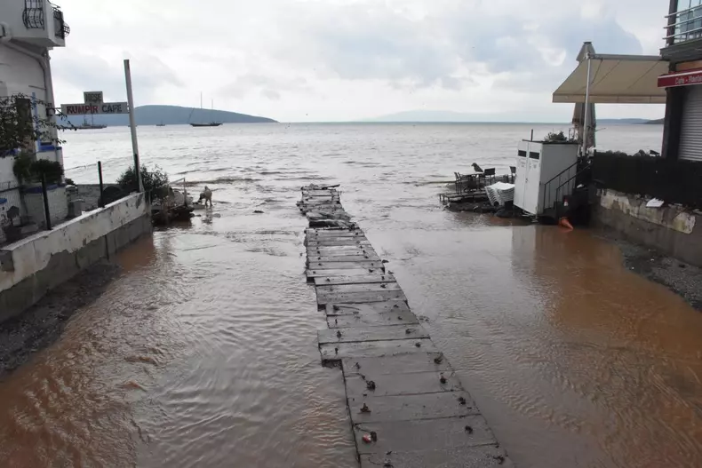 Orașul Bodrum luat de ape