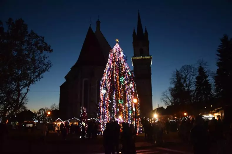 Târgul de Crăciun din Bistrița a fost deschis (4)