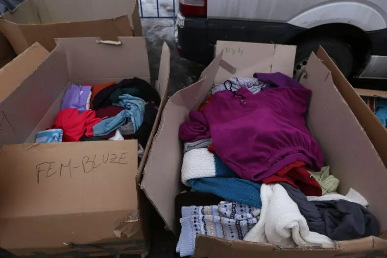 Ambasadorul Marii Britanii la București a servit mâncare oamenilor fără adăpost, în Gara de Nord (13)