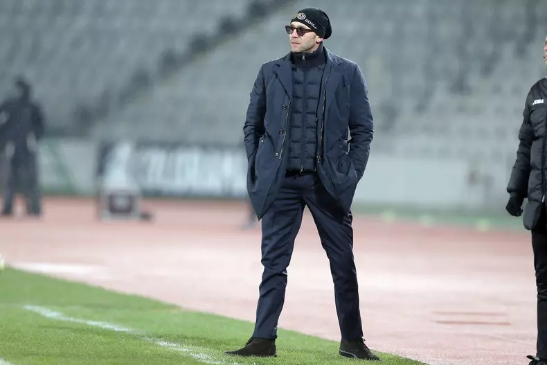 FOTBAL: UNIVERSITATEA CLUJ – CHINDIA TARGOVISTE, LIGA 2 (7.12.