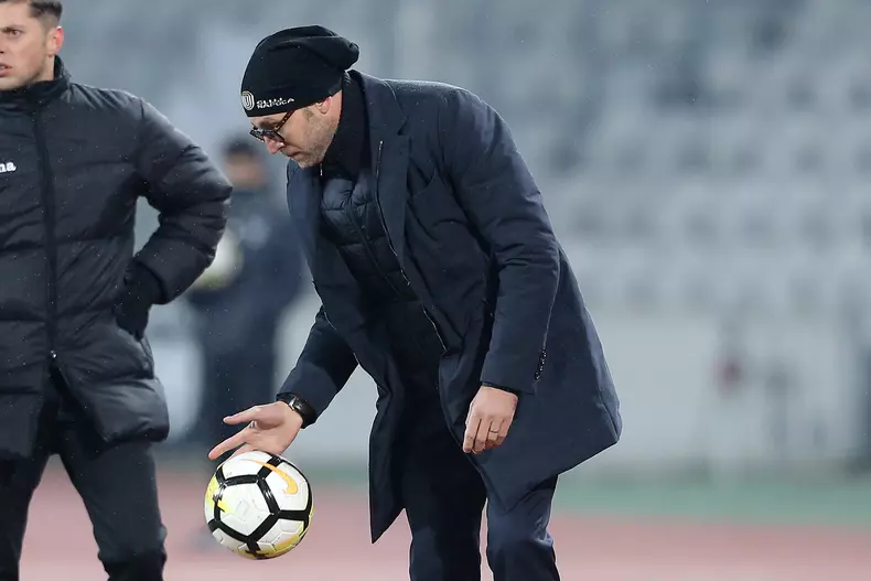 FOTBAL: UNIVERSITATEA CLUJ – CHINDIA TARGOVISTE, LIGA 2 (7.12.