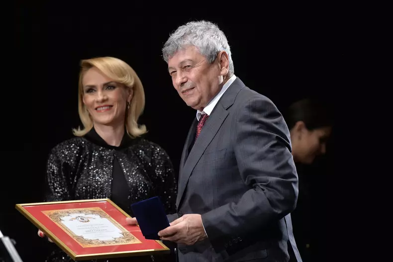 TEATRUL ODEON - CEREMONIE - CETATEAN DE ONOARE AL MUNICIPIULUI B