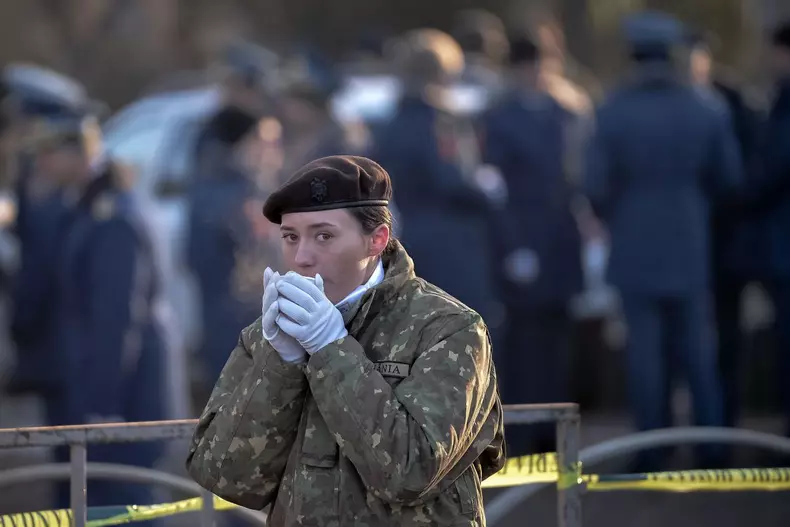 PARADA MILITARA - ZIUA NATIONALA - 1 DECEMBRIE - BUCURESTI