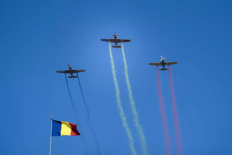 PARADA MILITARA - ZIUA NATIONALA - 1 DECEMBRIE - BUCURESTI