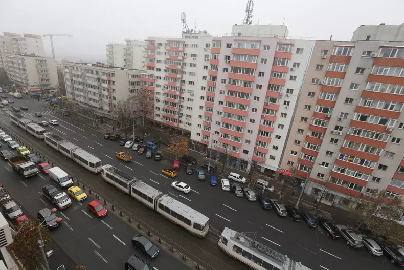 Pieton lovit de un șofer care circula pe linia de tramvai pe șoseaua Ștefan cel Mare (2)