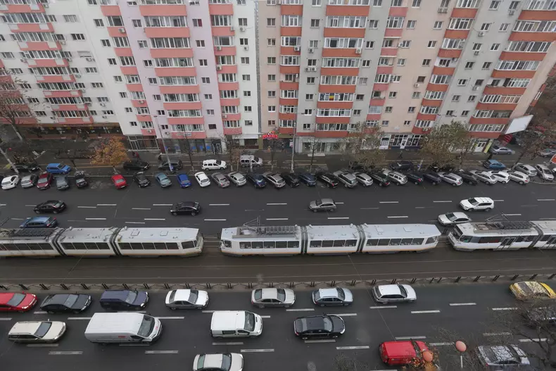 Pieton lovit de un șofer care circula pe linia de tramvai pe șoseaua Ștefan cel Mare (4)