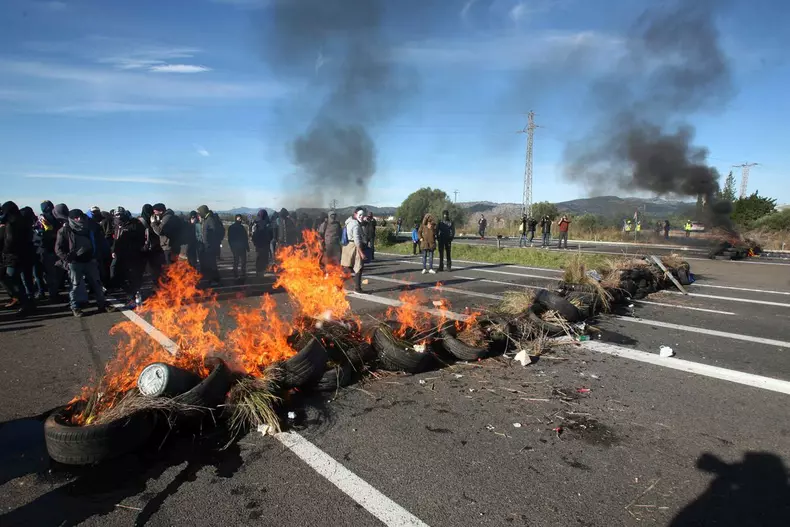 Protest actions against the celebration of the Cabinet Minister in Barcelona