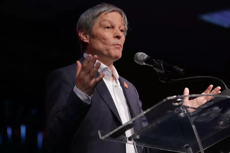 Dacian Ciolos plus (9)