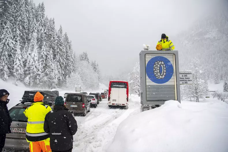 Heavy snowfall in Austria