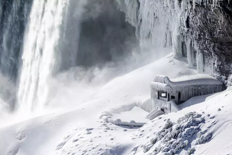 Frozen Niagara Falls - Canada
