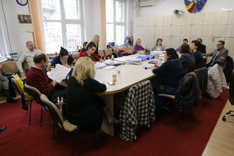 protest-liceul-virgil-madgearu (1)