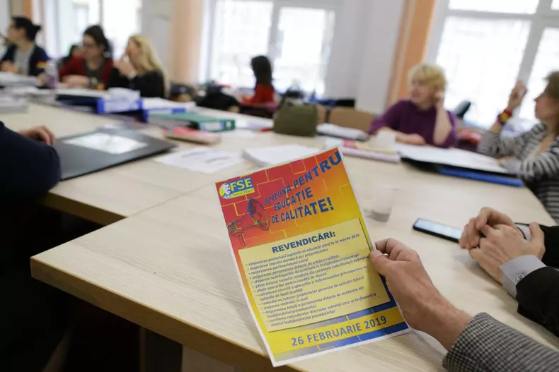 protest-liceul-virgil-madgearu (8)