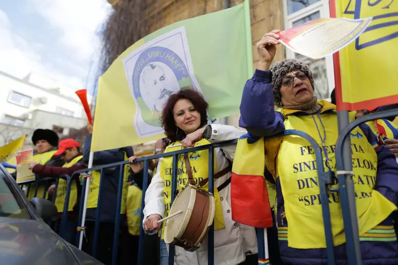 protest spiru haret ministerul educatiei (12)