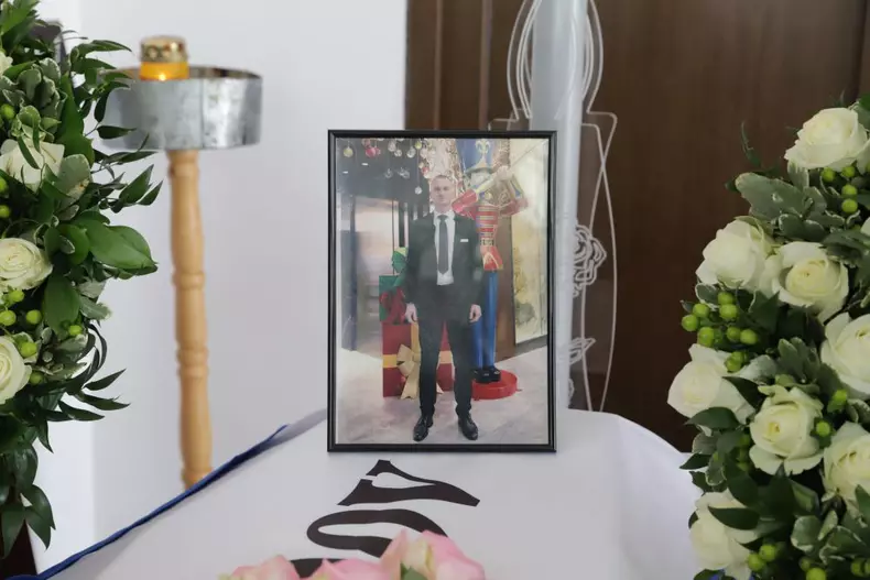 Tudor Simionov, sportivul omorât în noaptea de Revelion în Marea Britanie, a fost repatriat (1)