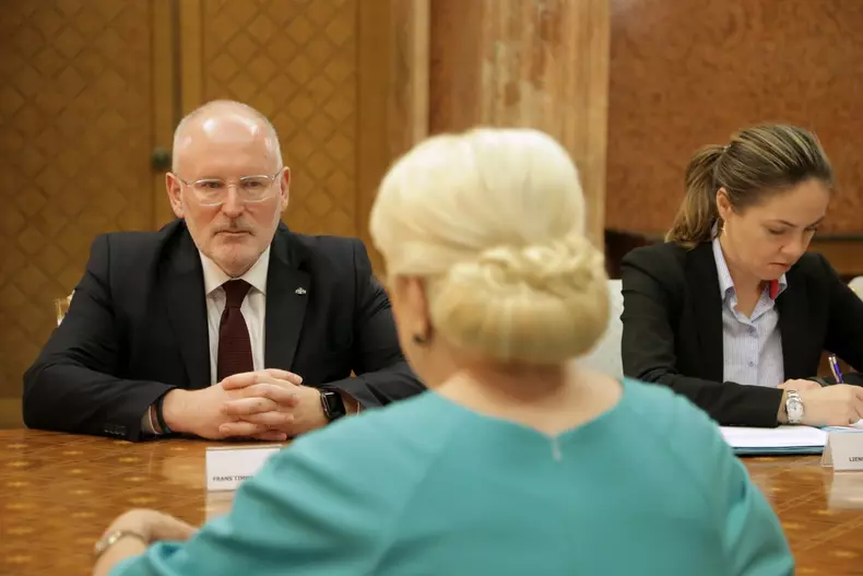 1552332111original_09_resize