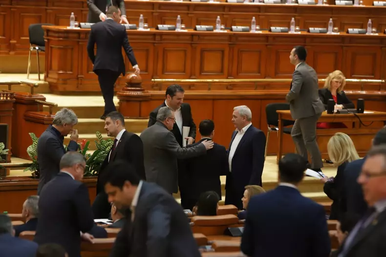 53607288_404642113416598_2731747819009343488_n