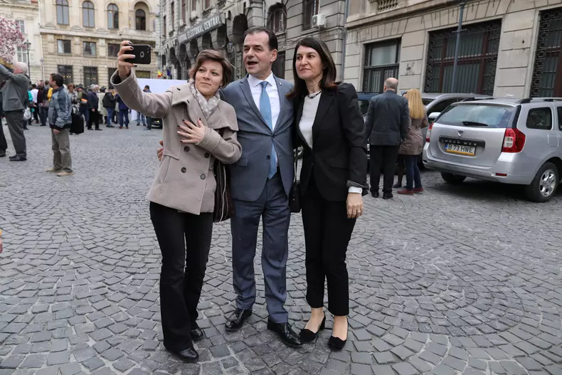 55529812_409009356580715_454842044578267136_n