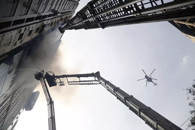 Six die in Dhaka high-rise building fire
