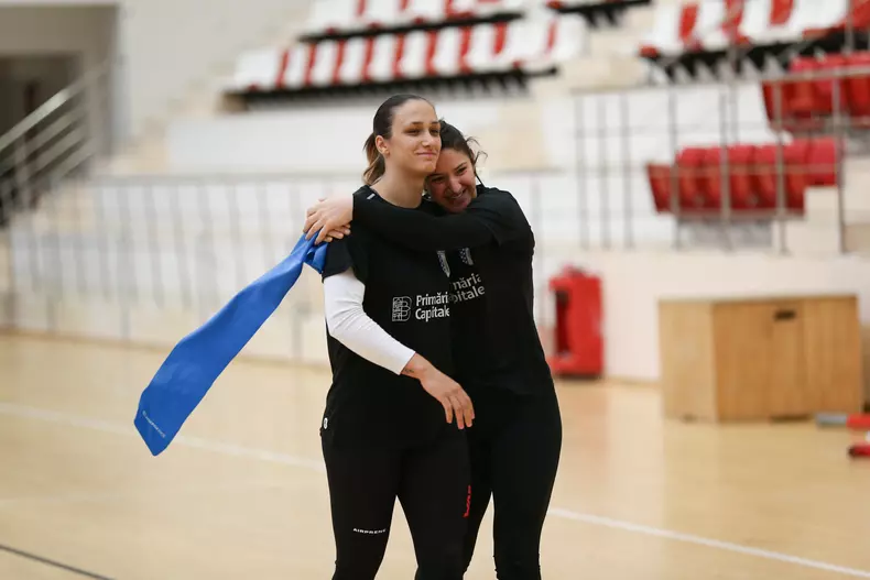 56162834_1992897677506237_7895137174180331520_n