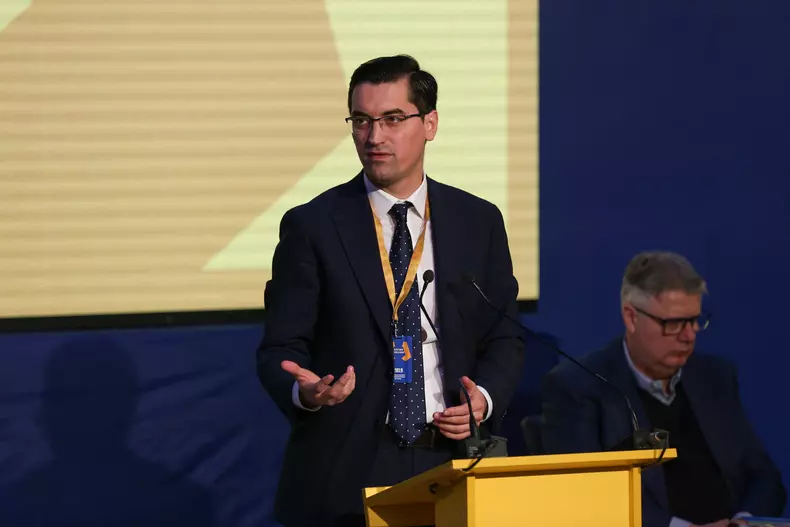 58372831_2403584066528091_2492701479891107840_n