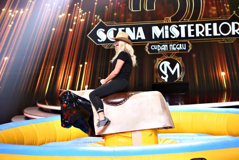 Scena misterelor (14)