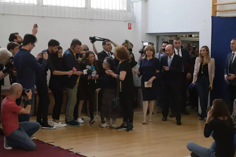 61019877_916305465373729_1123509744657498112_n