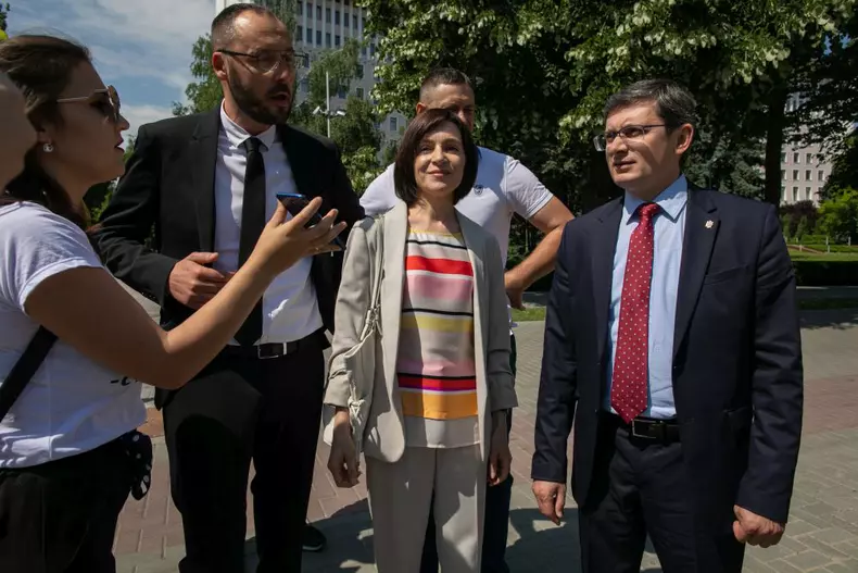 maia sandu parlament (5)