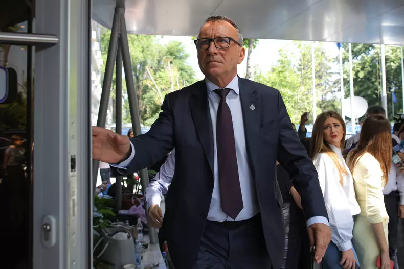 paul stanescu vlad chirea