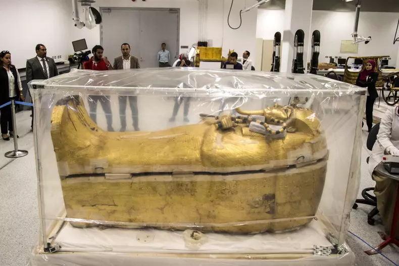 Gilded coffin of King Tutankhamun restoration process