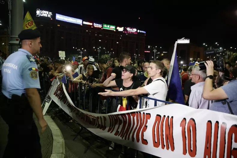 victoriei protest 16