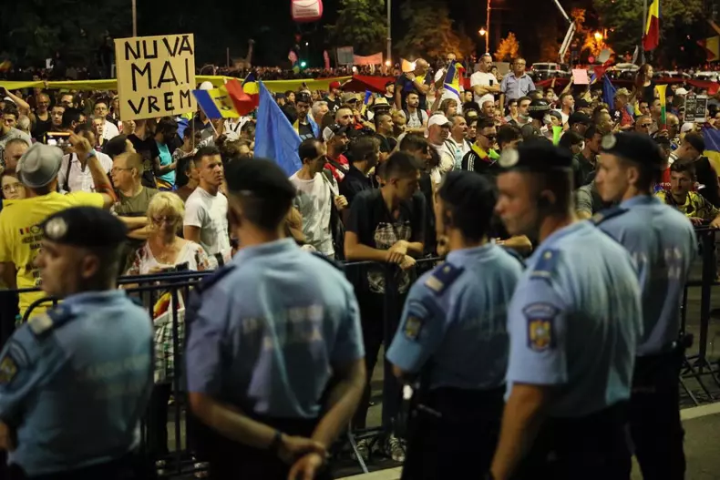 victoriei protest 52