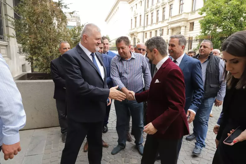 70415924_2544093488980599_4416101574363840512_n