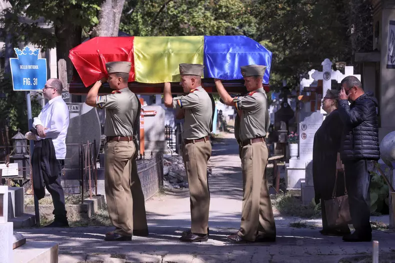 70538258_2135919453377306_8291093400359272448_n