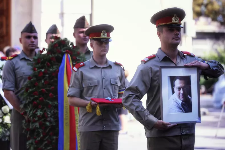 70586135_381451632793995_2898785737170223104_n