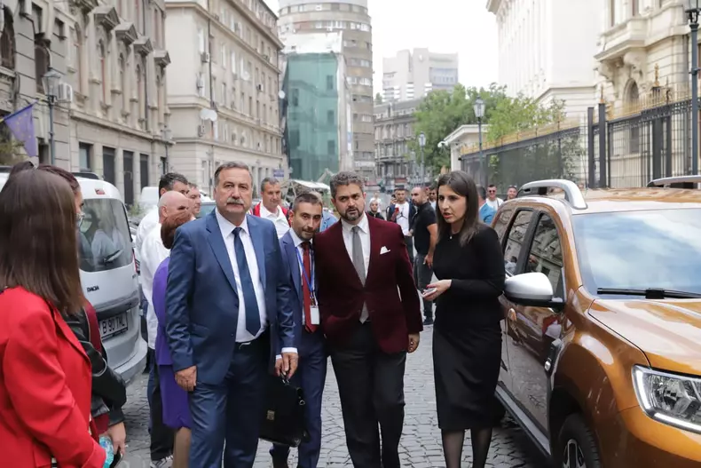 70749472_369372000620923_7432034146555265024_n