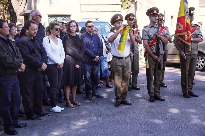 71199250_742478736193663_3149695274176217088_n