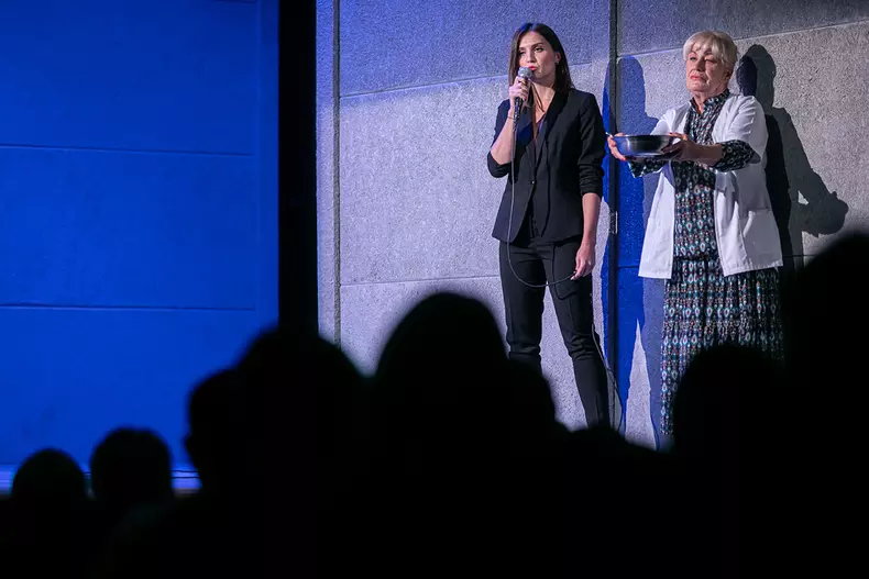 piesa-teatru-frontal-16