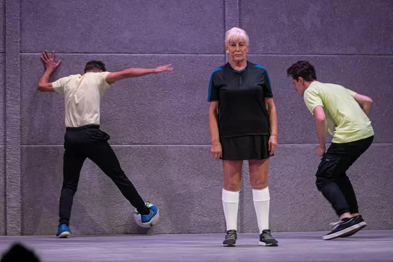 piesa-teatru-frontal-31