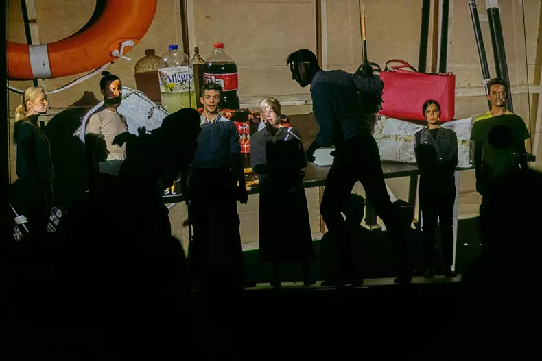 piesa-teatru-frontal-42