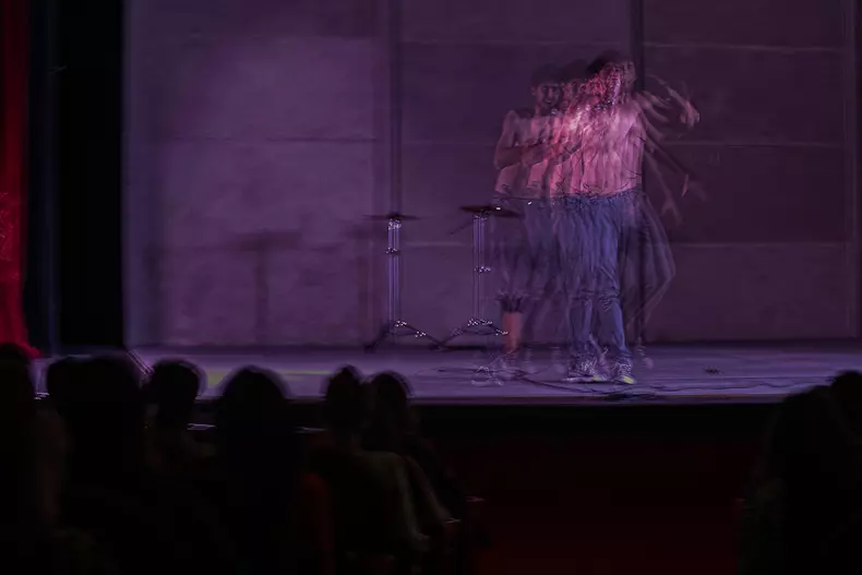 piesa-teatru-frontal-47