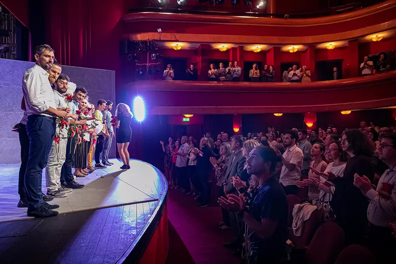 piesa-teatru-frontal-48