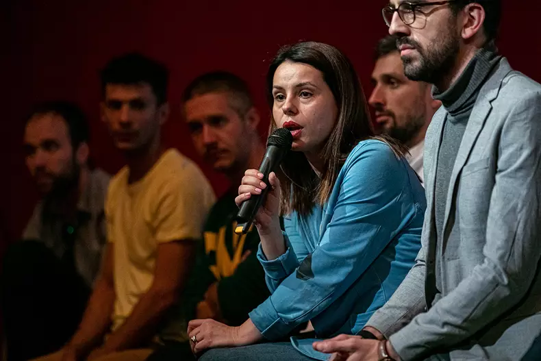 piesa-teatru-frontal-53