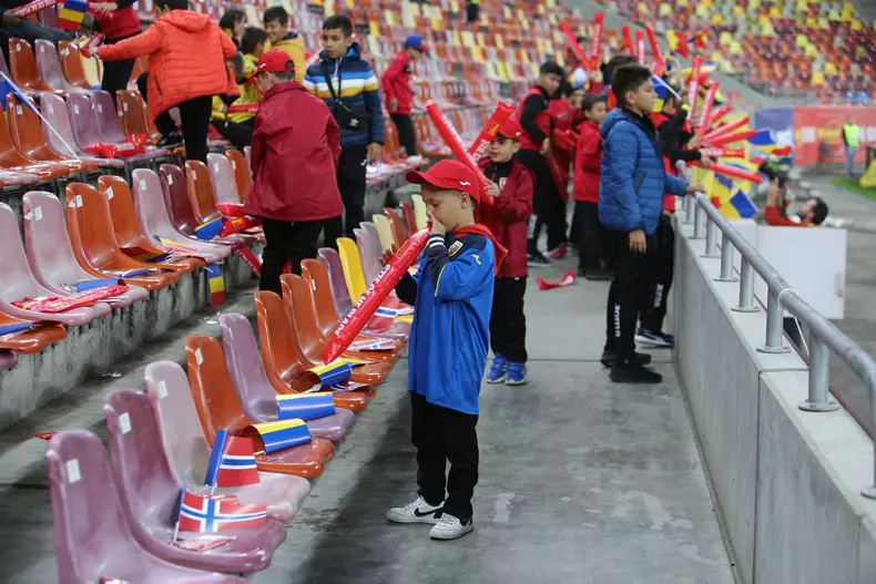 72219728_394465738146396_6046285325280477184_n