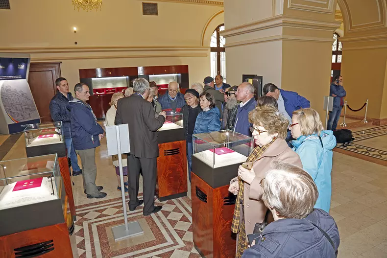 Grup de vizitatori la Muzeul BNR
