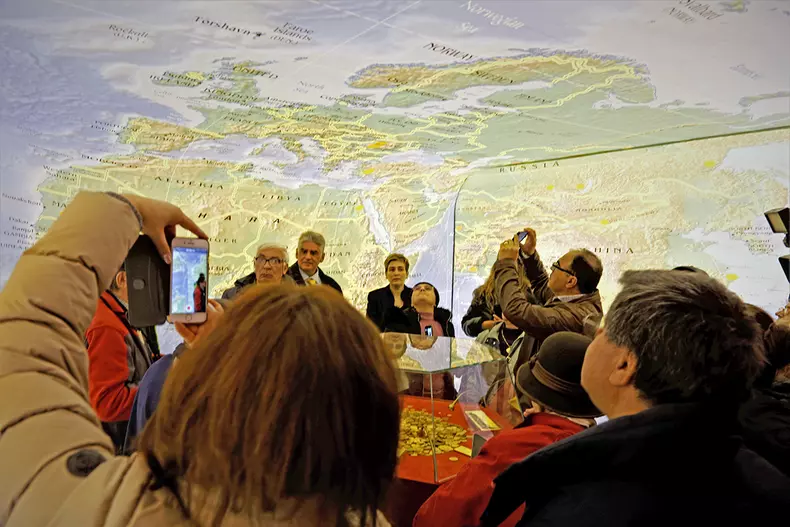 Grup de vizitatori la Muzeul BNR