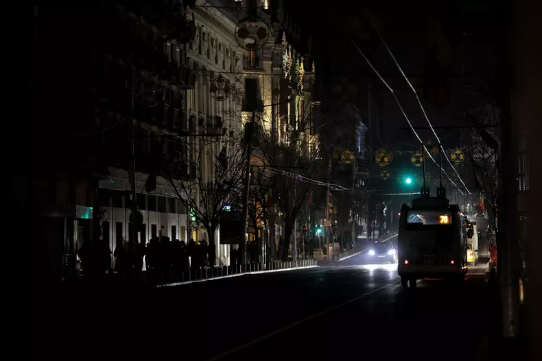 Foto Octav Ganea INQUAM - INSTANT - ILUMINAT STRADAL - BUCURESTI