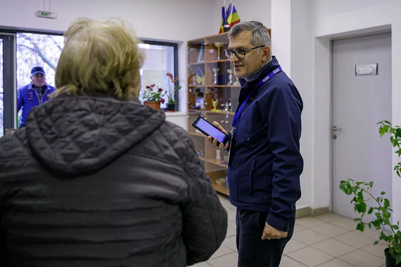 Sîrbu Dorel la secția de votare din Voluntari